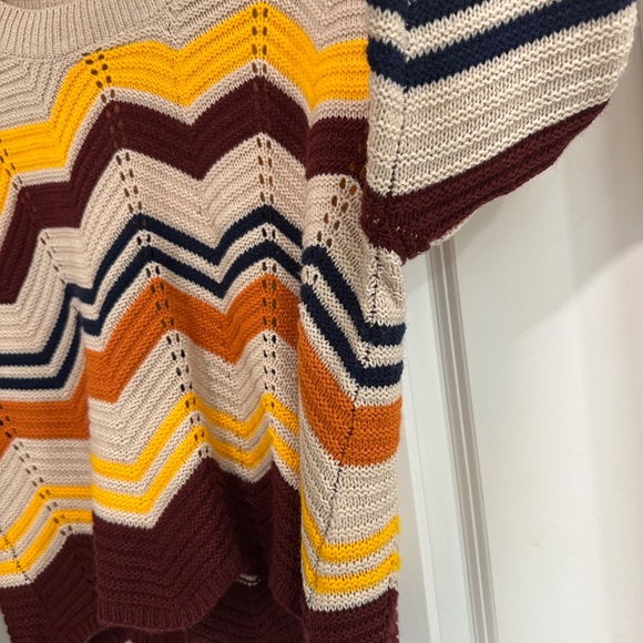 UK2LA | Long Sleeve Chevron Pattern Sweater Scallop Hem Slightly Cropped - Picture 6 of 7